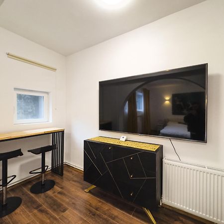 בוקרשט Loving Downtown Studio By Chr Luxury Property מראה חיצוני תמונה